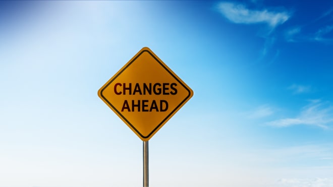 A US-style 'changes ahead' warning road sign.